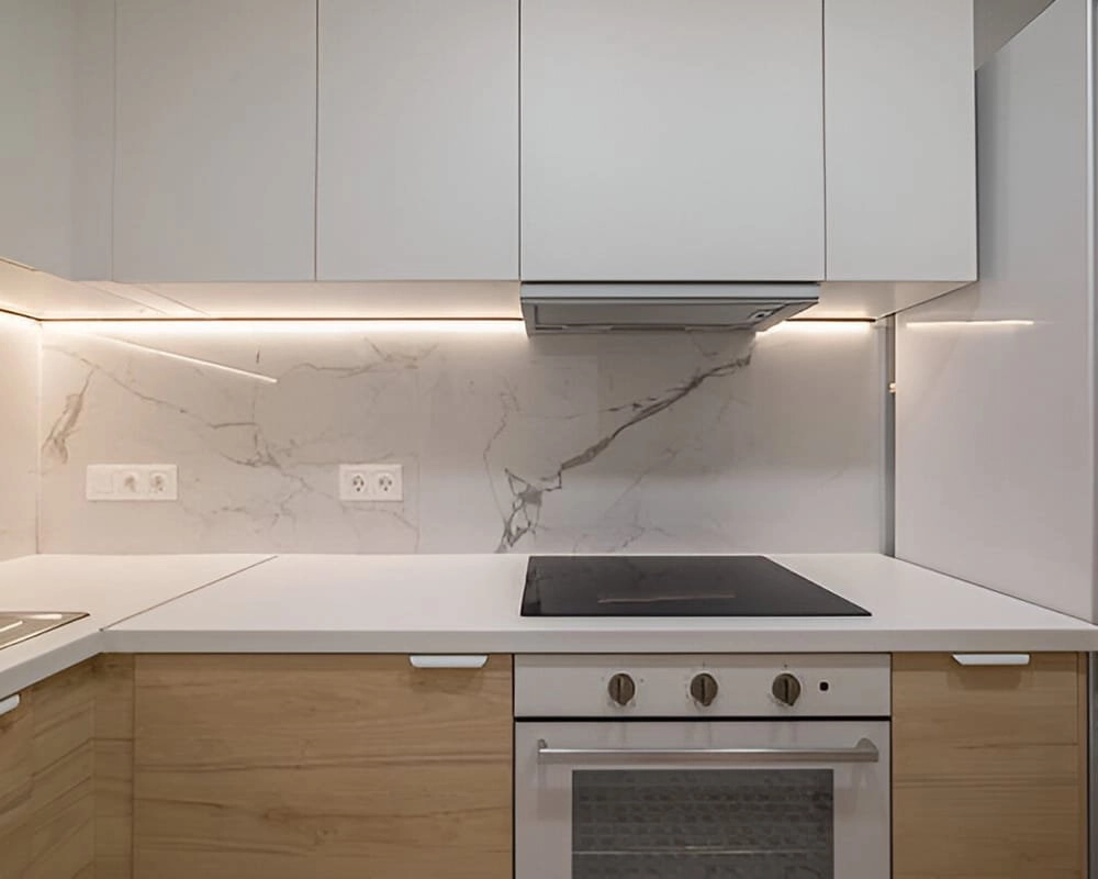 Kitchen backsplash tiling in Dubai with precise tile alignment and an easy-to-clean finish.